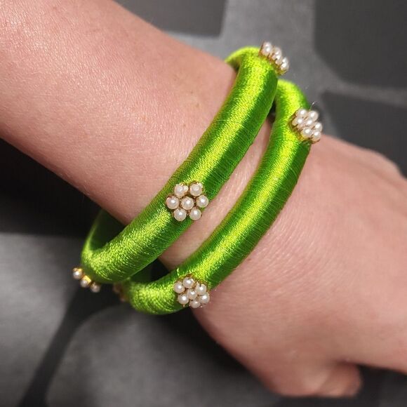 Lot of 2 Lime Green Bangle Bracelets with Pearl Flowers - Picture 4 of 4